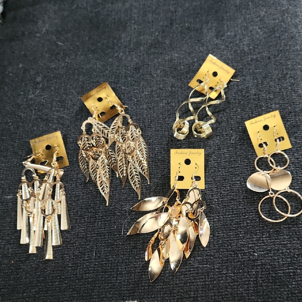 Fashion Jewelry Gold Leaf and Hoop Earring Set